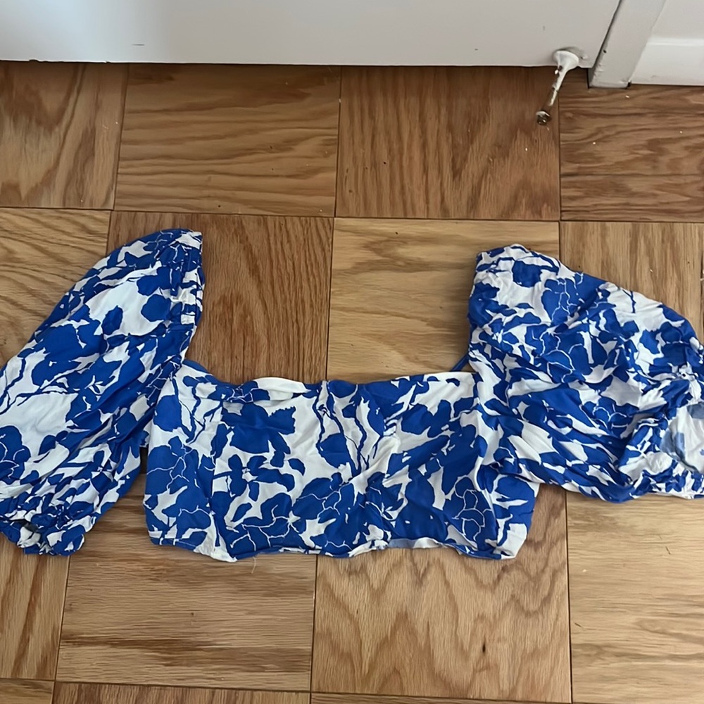 Size M, Amazon crop top